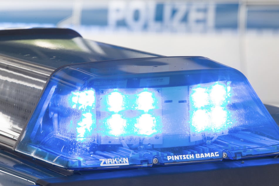 Noch während der Anzeigenerstattung konnte die Polizei die beiden Verdächtigen identifizieren. (Symbolbild)