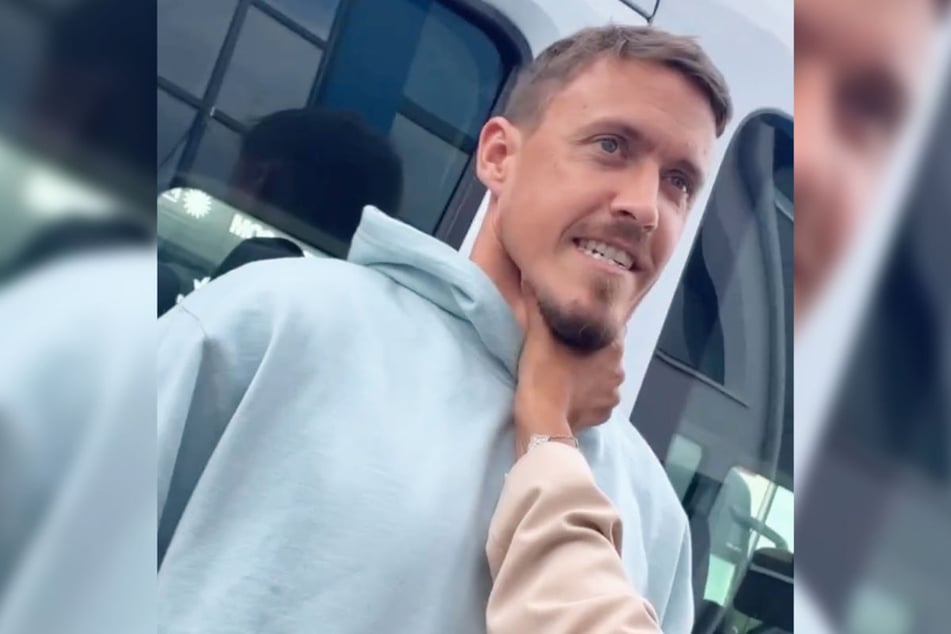 Dilara ist Max Kruse (35) nach einem kleinen Disput aus Spaß an die Kehle gegangen.