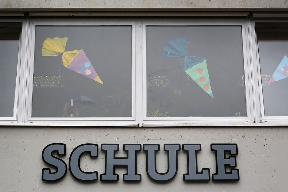Lehrkräfte dürfen ihre Meinung zu kontroversen Themen äußern, solange auch andere Auffassungen zur Geltung kommen. (Symbolfoto)