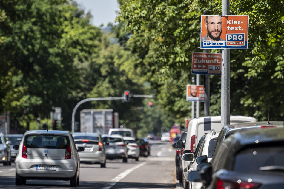Pro Chemnitz hängte seine Plakate zu früh auf (hier: Zschopauer Straße). Die Stadt stellte ein Ultimatum.