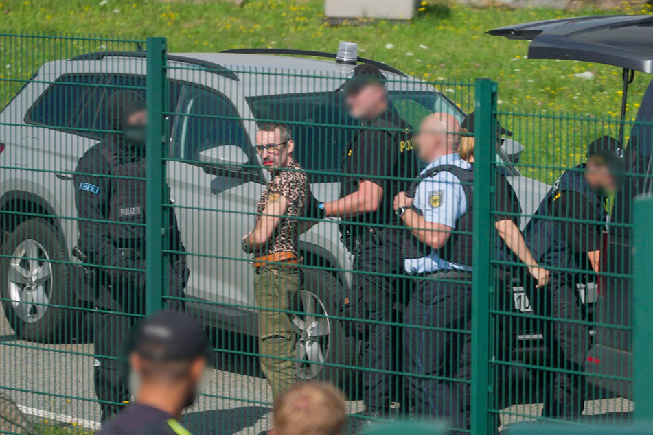 In Breitenau wurde Marla-Svenja Liebich (55) an die deutsche Polizei übergeben.