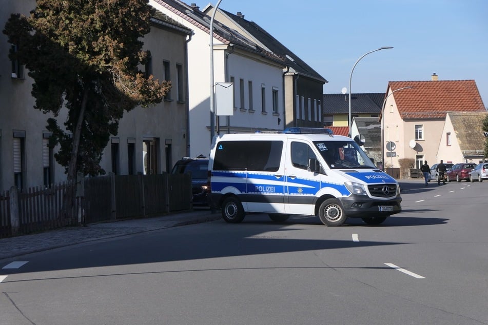 Unter anderem wurde bei den Durchsuchungen Pyrotechnik gefunden.