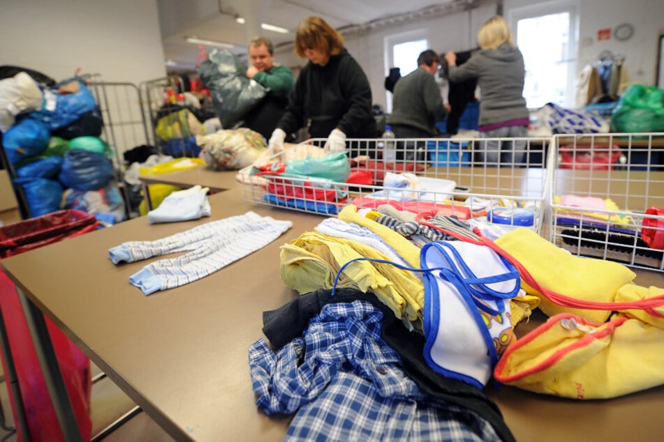 Altkleider wurden in der Vergangenheit tonnenweise gesammelt und sortiert. (Symbolfoto)