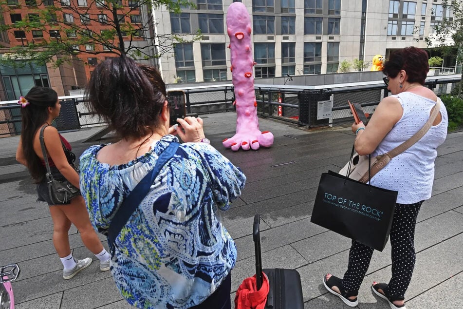 Viele Besucher sind beeindruckt von der außergewöhnlichen Installation.