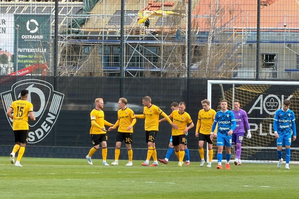 Dynamo Dresden geht gegen den FK Mlada Boleslav per Elfmeter in Führung.