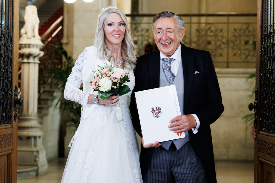 Richard Lugner (91) heiratete bereits zum 6. Mal, mit Simone Reiländer (42, "Bienchen") soll es für immer sein.