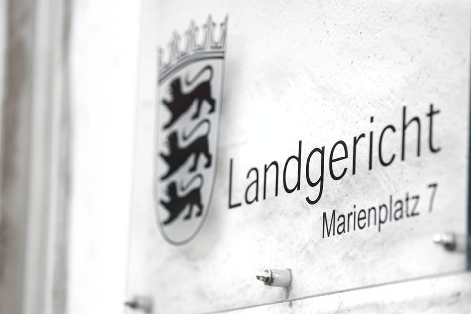 Zigaretten auf ihren Kindern ausgedrückt: Haftstrafe für Horror-Mutter