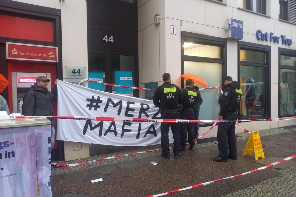 Schließlich schritt auch bei dieser Aktion die Polizei ein.