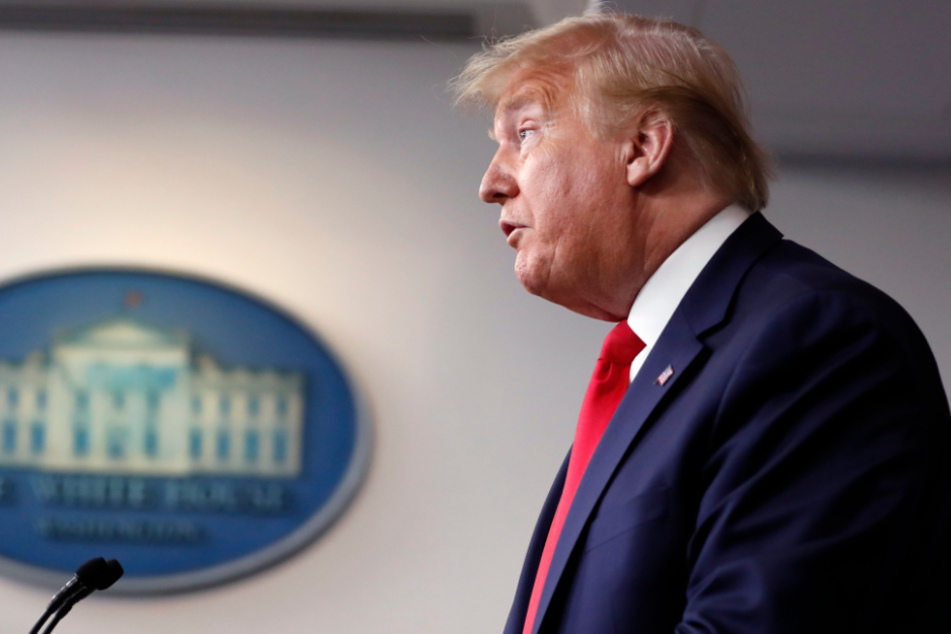 Donald Trump (73) glaubte, dass das Virus im April mit den warmen Temperaturen aussterben werde.