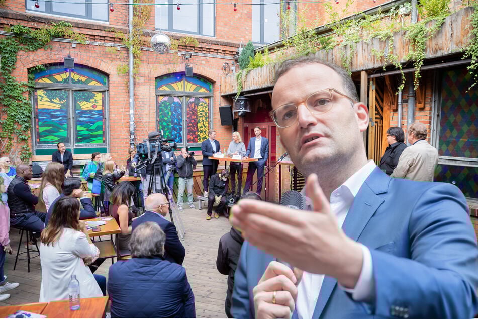 Berlin: Spahn stellt sich der von Corona gebeutelten Clubszene