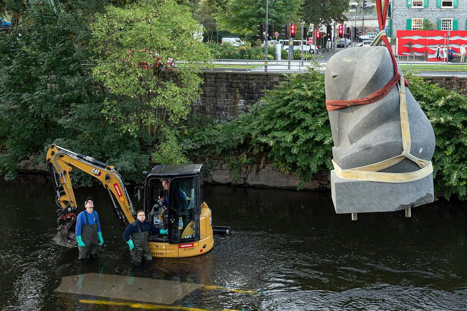 Tuffi war während des Hochwassers in Wuppertal für rund eine Woche in die Wupper abgetaucht.