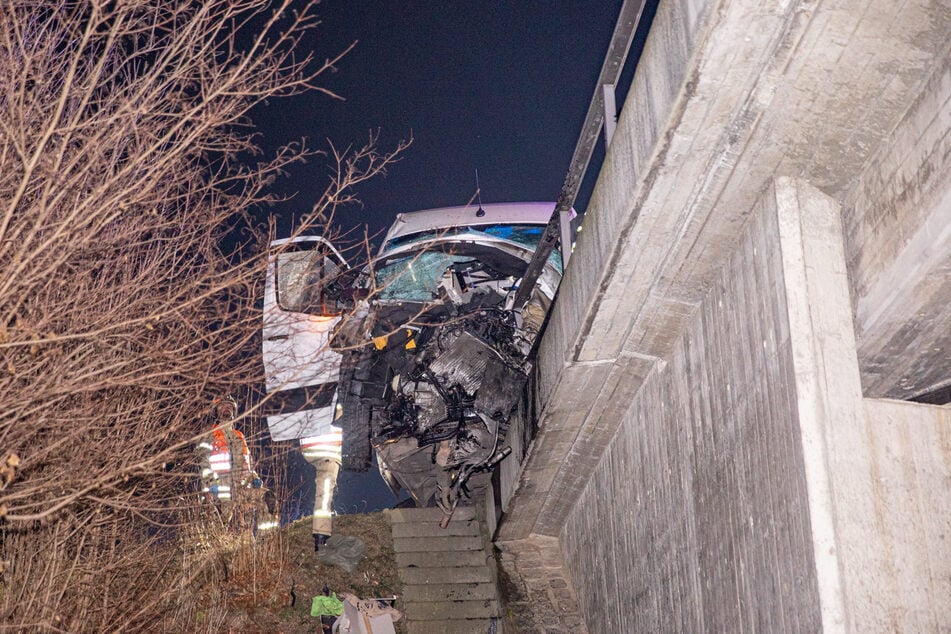Bei dem schweren Unfall wurden neun Personen verletzt, zwei von ihnen lebensbedrohlich.
