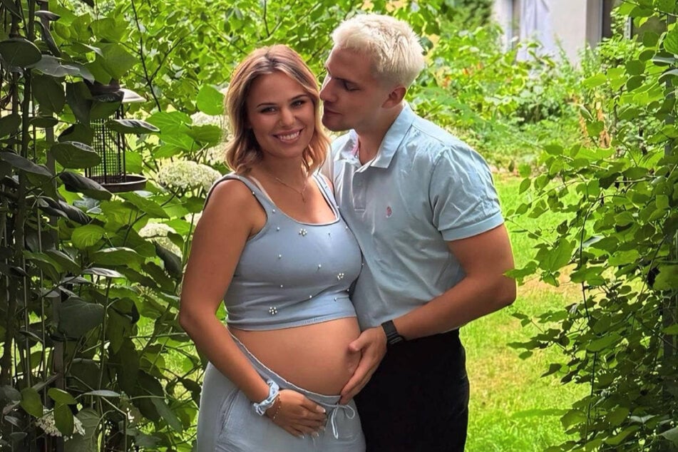 Louisa und Lennart können es kaum noch erwarten, dass ihr Sohn das Licht der Welt erblickt.