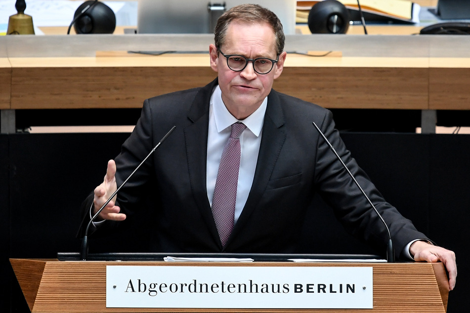 Berlins Regierender Bürgermeister Michael Müller sucht in der Corona-Krise nach Möglichkeiten für Finanzhilfen auch für mittelständische Unternehmen.