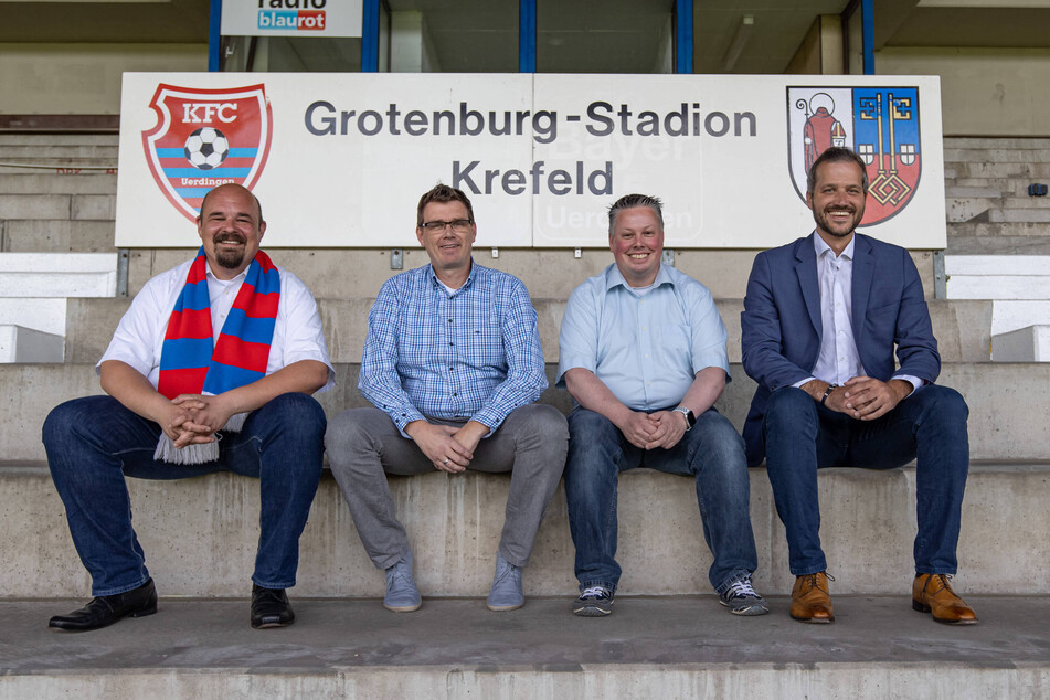 So sah das neue Führungsquartett des Vorstandes des KFC Uerdingen e. V. im Sommer 2021 aus. Christoph Lenz (l.), Andreas Schalten (2.v.r.) und der Vorstandsvorsitzender Damien Raths (36, r.) sind auch heute noch im Amt.