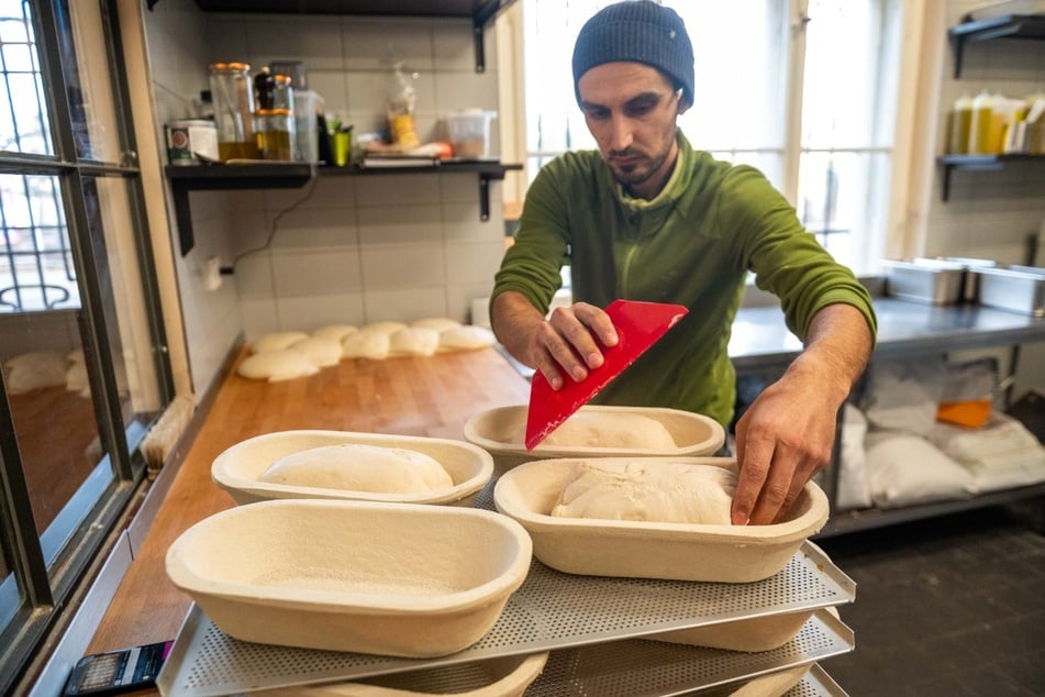 Bäckermeister Nouredin ist morgens der Erste in der Backstube. Alle Produkte sind Handarbeit.