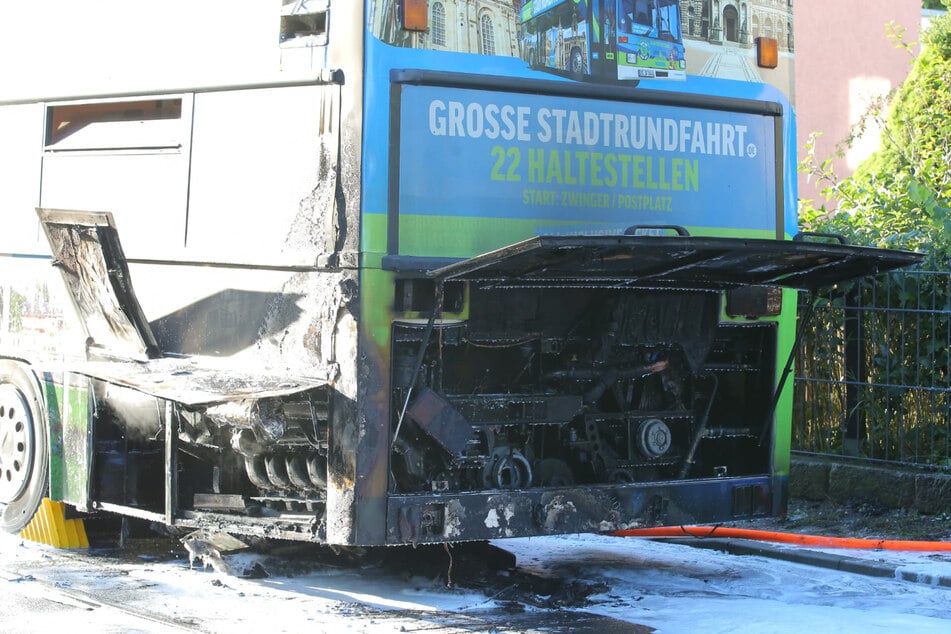 Das Feuer brach im Motorraum aus.