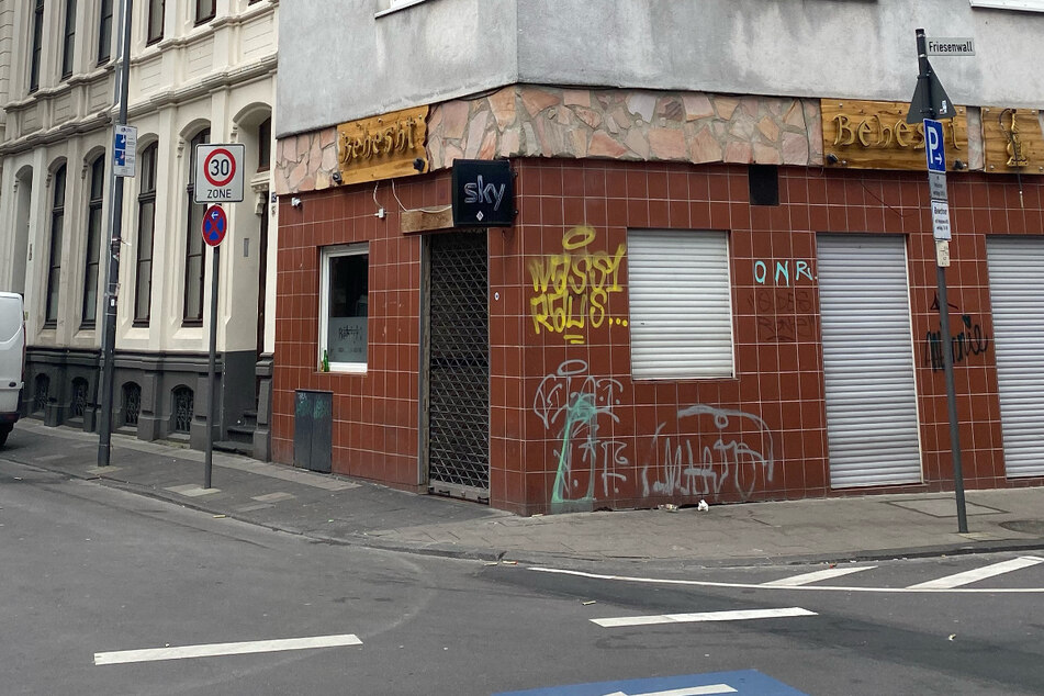 Vor Shisha-Bar verprügelt und liegen gelassen: Kölner schwebt in Lebensgefahr