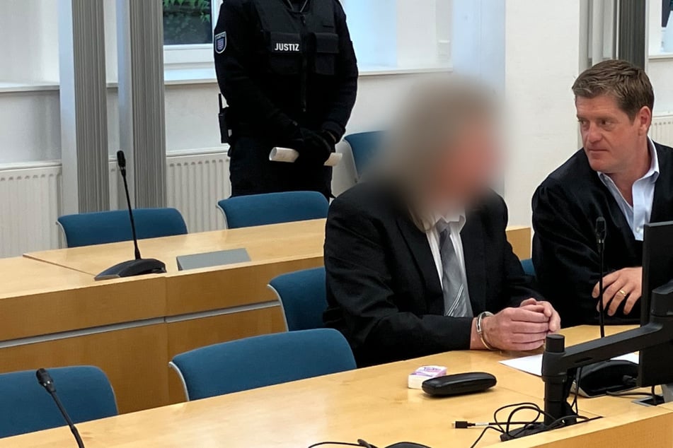 Streit auf Familienfeier eskaliert: Wollte er seine Ehefrau anzünden?