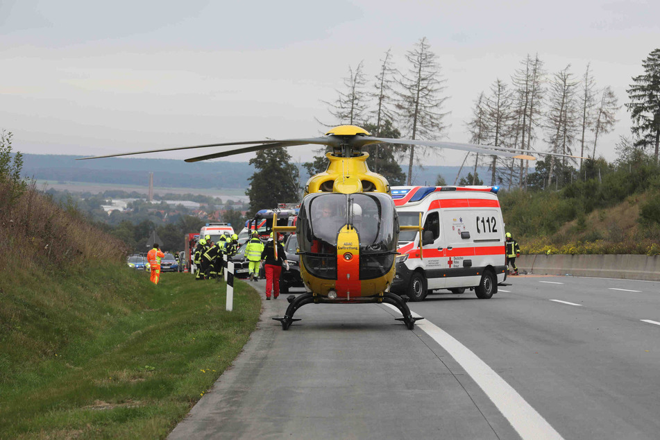 Schlimmer Unfall Auf Der A9 Vw Und Bmw Kollidieren Mindestens Ein Schwerverletzter Tag24