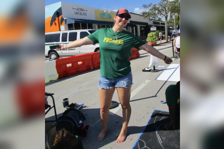 ... in diesem Fall zufälligerweise barfuß.