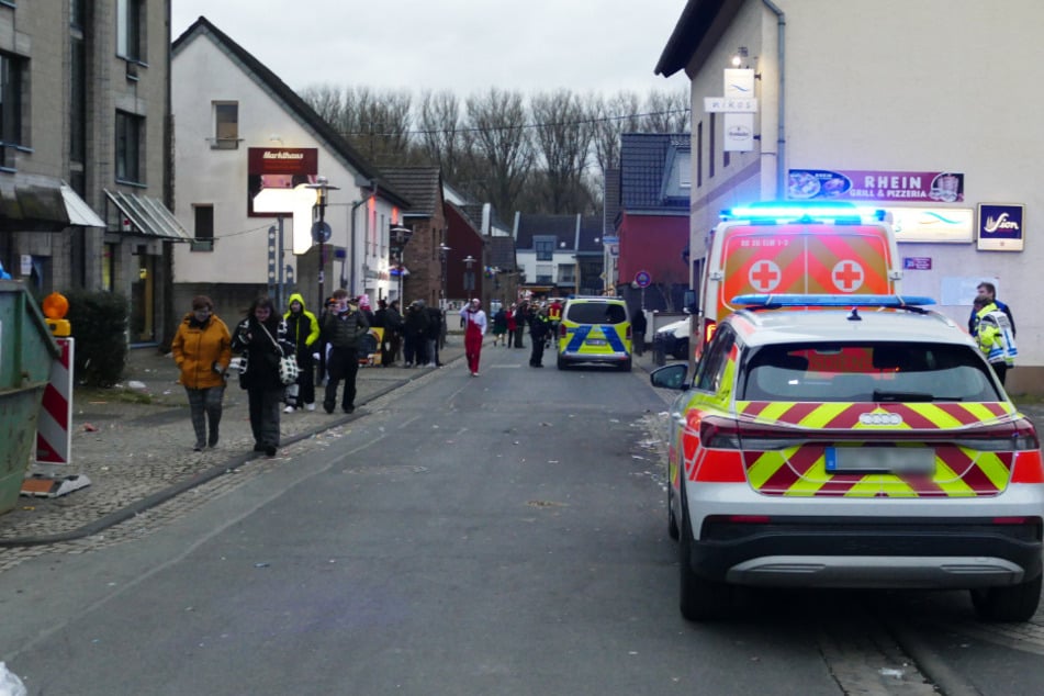 Bei dem Unfall am Karnevalssonntag wurden insgesamt drei Personen verletzt - einer von ihnen schwer.