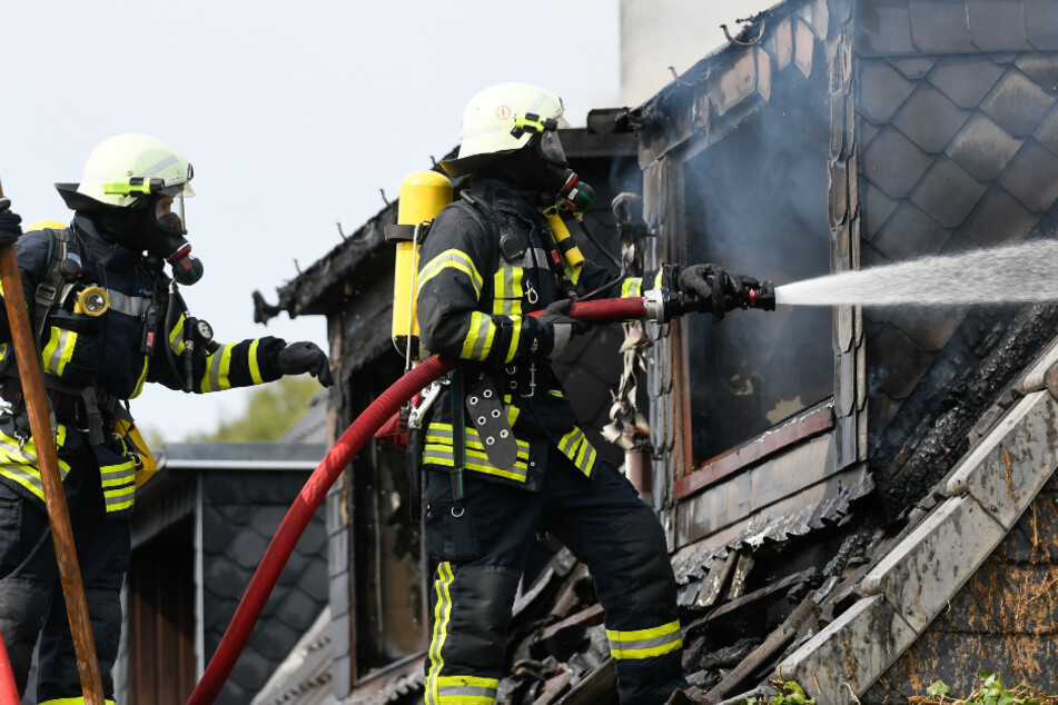 Hamburg: Feuerwehr findet Frauenleiche nach Brand bei Hamburg
