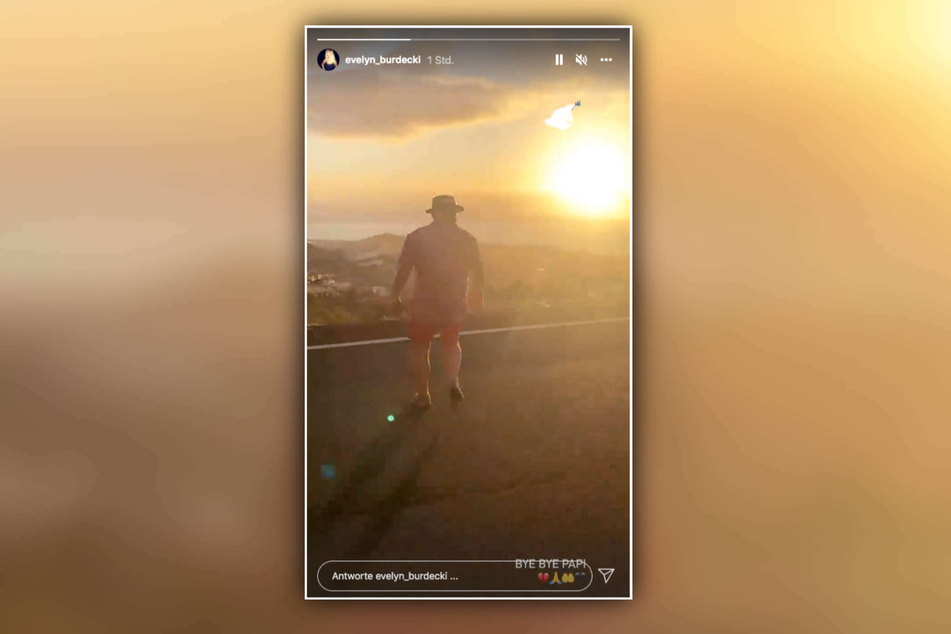 In ihrer Instagram-Story teilte Evelyn Burdecki (32) einen kurzen Clip, der ihren Vater während eines Sonnenuntergangs zeigte. Dazu schrieb sie: "Bye bye Papi".