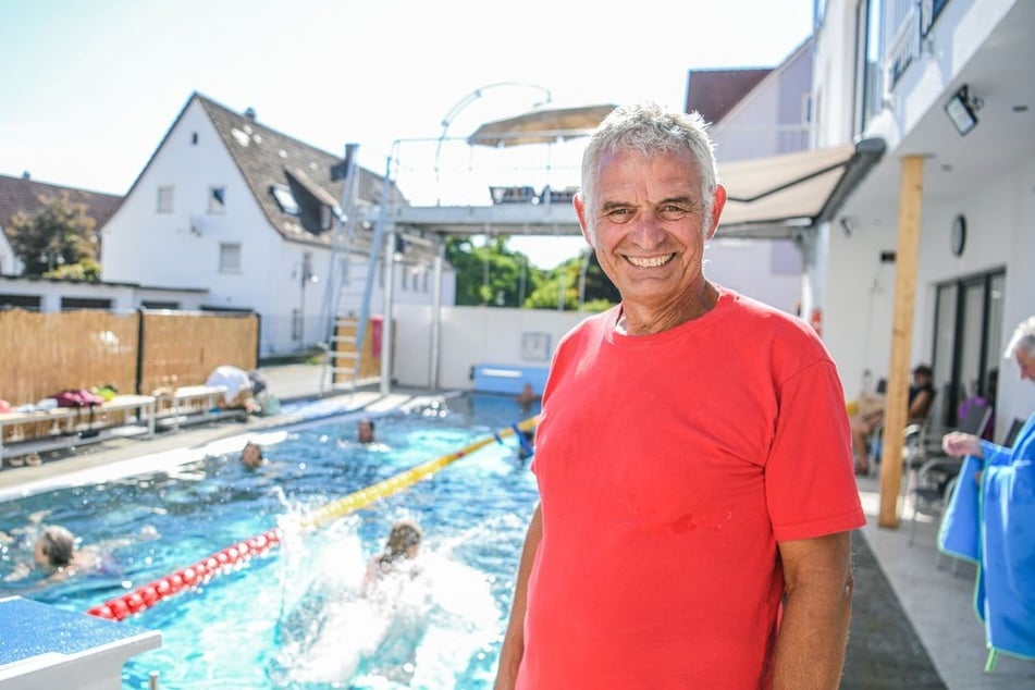 Achim Gall nimmt für den Besuch in seinem Bad Eintritt.