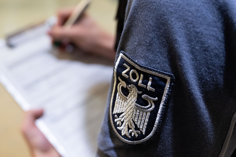 Durch die Schwarzarbeit und die hinterzogenen Steuern entstand ein Schaden von etwa 1,8 Millionen Euro. (Symbolbild)