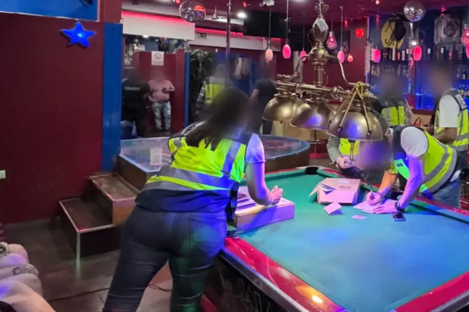 Razzia in Nachtclub: Ukrainerinnen mit falschen Versprechen ins Land gelockt und ausgebeutet!