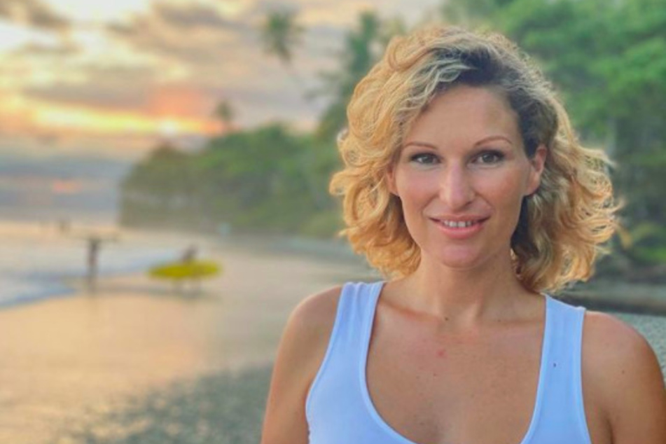 Influencerin Janni Hönscheid (30) erwartet ihr drittes Kind.