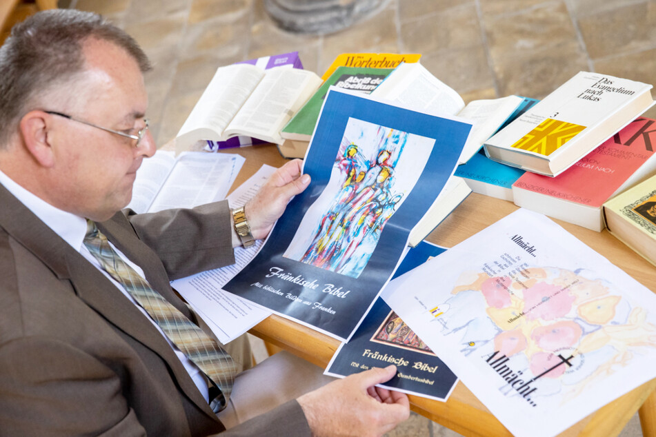 In der fränkischen Bibel werden sich die einzelnen Abschnitte aufgrund der variierenden Mundarten mitunter voneinander unterscheiden.