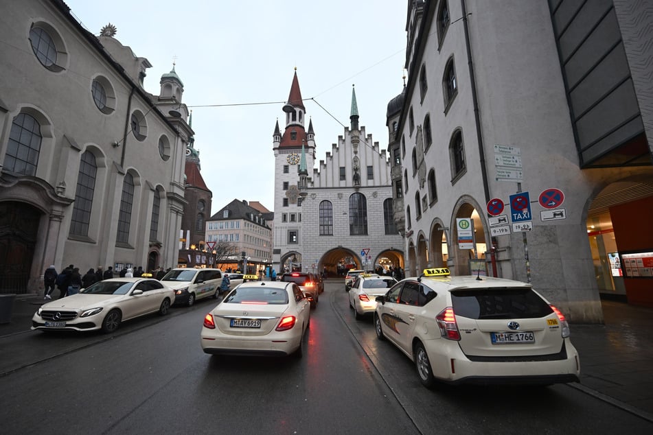 Die Taxi-Fahrer in München hatten für eine Preisanpassung demonstriert.