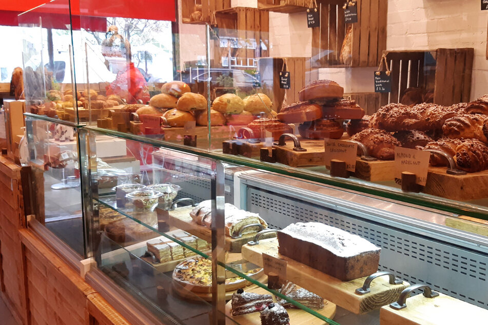 Die vielfältige Auswahl an Schweizer Brotsorten in der Bäckerei "Swiss Bread" im Londoner Stadtteil Richmond.