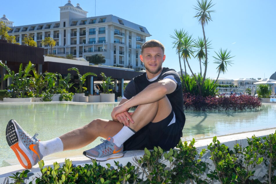 Da war es in Belek am Hotel-Pool natürlich angenehmer von den Temperaturen her. Aber gesonnt hat sich Tom Berger (22) dort nicht, er hat Vollgas gegeben.