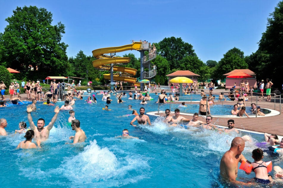 Das Freibad Gablenz lockt an heißen Tagen zahlreiche Besucher ins kühle Nass.