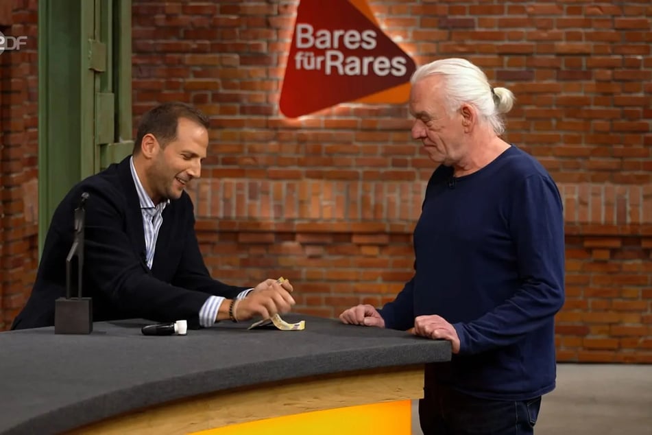 Satte 2000 Euro bezahlt Händler Julian Schmitz-Avila (39) für die Figur.