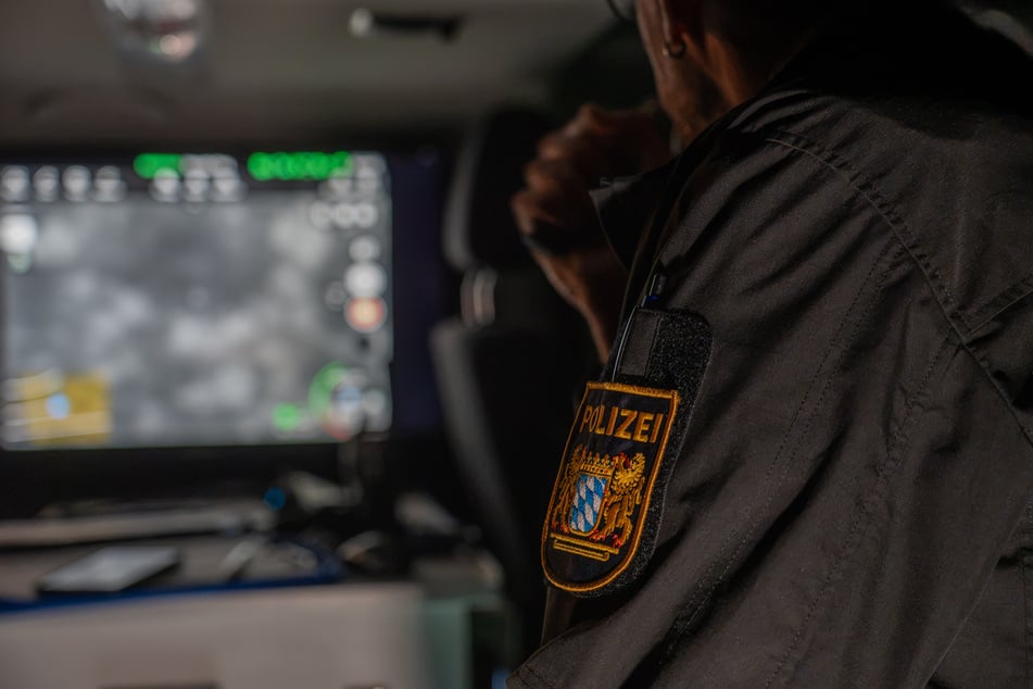 Die Polizei verschaffte sich mit Drohnen aus der Luft einen Überblick über das Gelände.