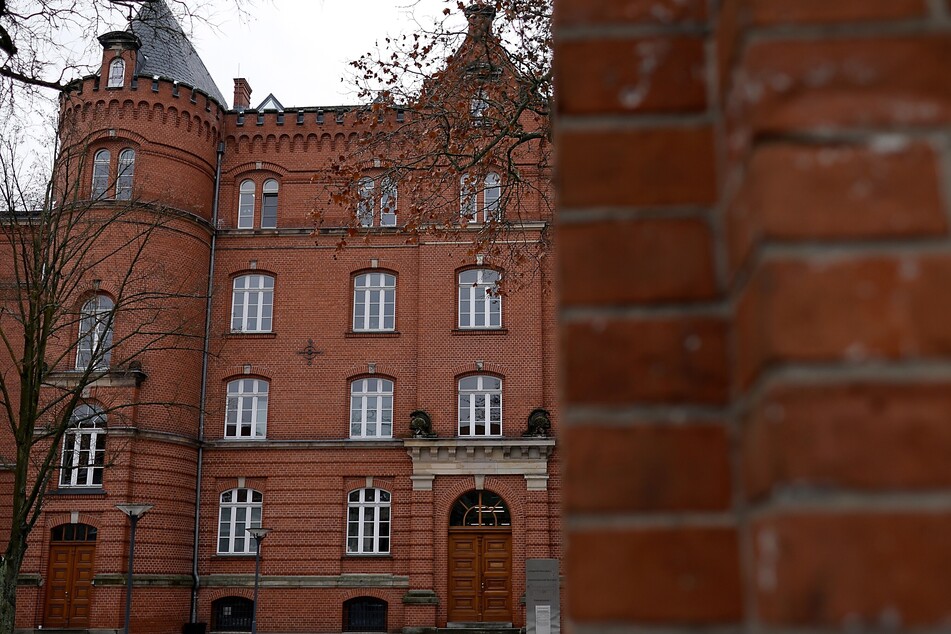 Die Verteidigung des 17-Jährigen hat gegen das Urteil des Landgerichts Neuruppin Revision eingelegt. (Symbolbild)