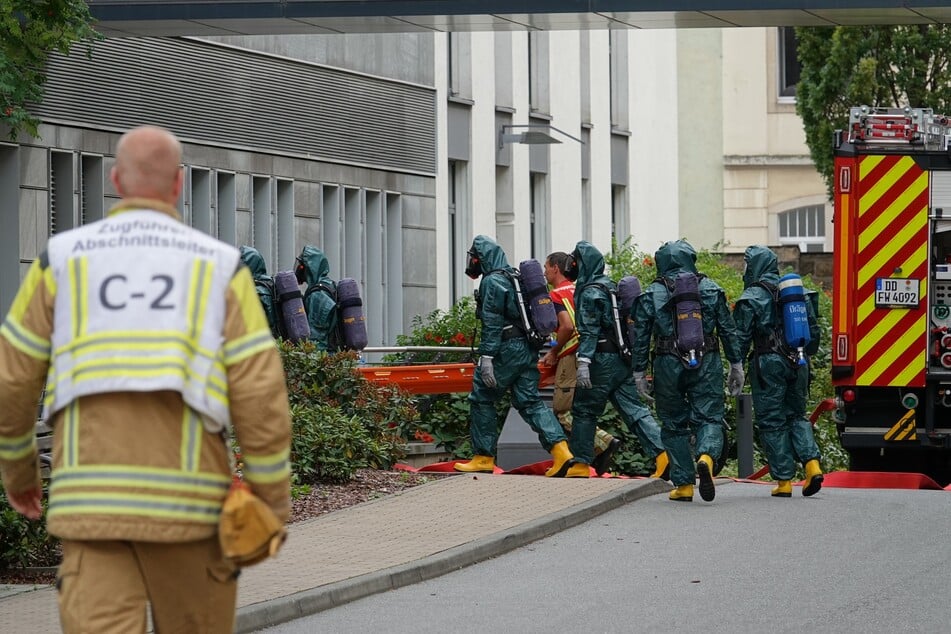 Nach einem heftigen Arbeitsunfall im Riesaer Nudelwerk musste ein nach Dresden geflogener Schwerverletzter am Klinikum Friedrichstadt dekontaminiert werden.