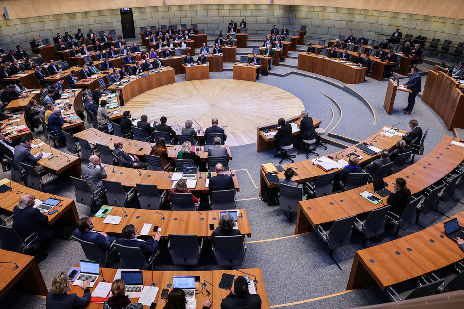 Folgen des Ukraine-Kriegs: NRW-Landtag will Milliarden-Krisenrettungsschirm beschließen