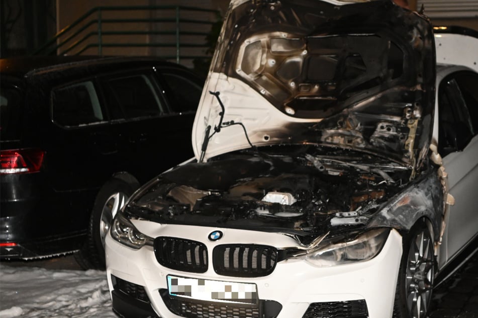 Berlin: Flammen in Schöneberg: Auto brennt mitten in der Nacht