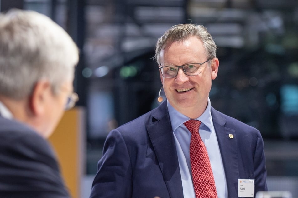 Jens Katzek (62) leitet das Automotiv Cluster Ostdeutschland - ein Netzwerk von Autobauern, Zulieferern, Entwicklern und der Politik im Osten.