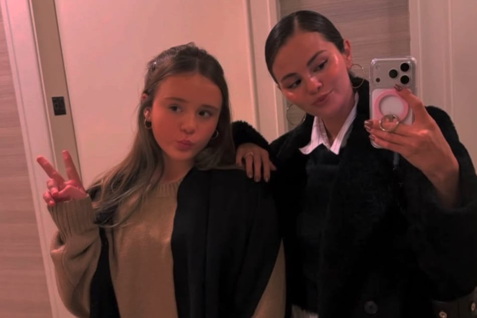 Ein Beitrag über Selena Gomez (33) und ihre 20 Jahre jüngere Schwester Gracie sorgt auf Instagram derzeit für Wirbel.