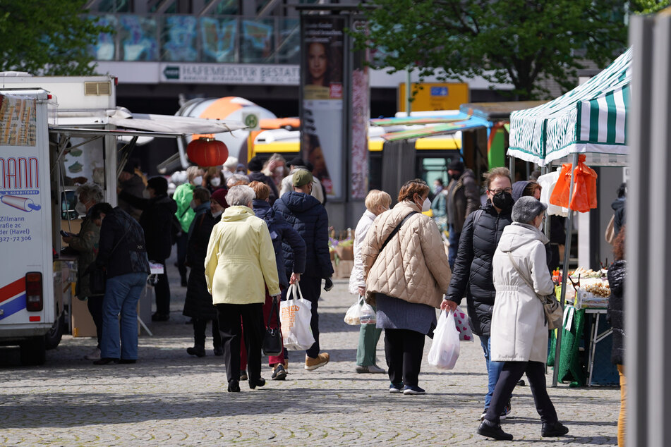 Die Corona-Inzidenz in Berlin ist erstmals seit langem unter 100 gesunken.