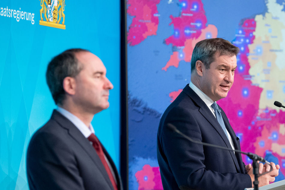 Wirtschaftsminister Hubert Aiwanger (l.) und Ministerpräsident Markus Söder sehen eine Chance für Weihnachtsmärkte.