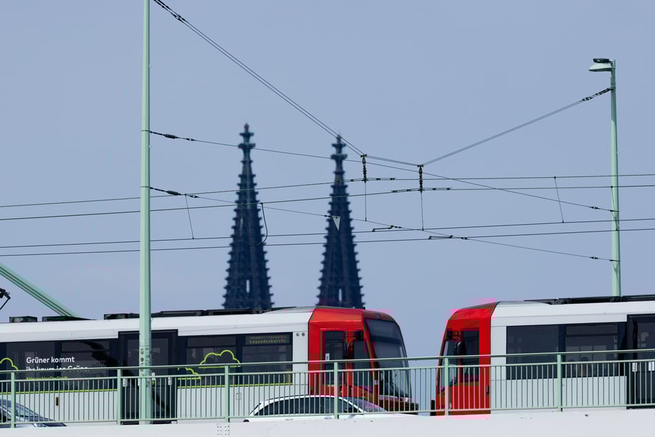 Die KVB erneuert bis zum 25. Mai fünf Weichen in Niehl - und das hat Folgen für die Stadtbahnlinie 16. (Symbolbild)