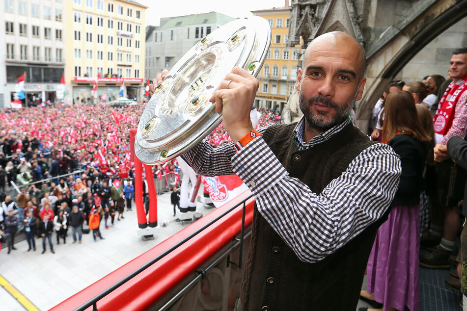 Josep "Pep" Guardiola (heute 53) feierte 2016 auf dem Rathausbalkon am Marienplatz den Gewinn der Deutschen Meisterschaft.
