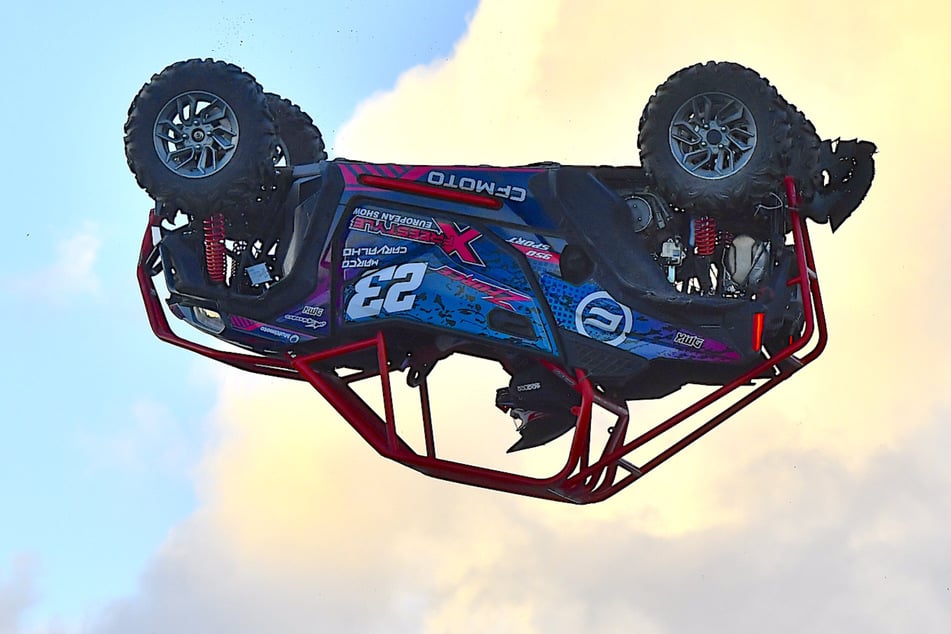 Buggy in der Luft: Bei der Freestyle-Show "Go Big or Go Home" am 7. März in Chemnitz soll es einen waghalsigen Tandem-Backflip geben.